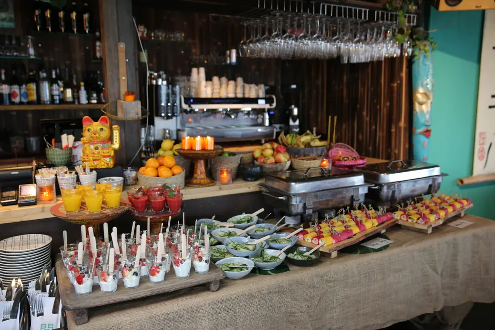 Buffet aan het strand